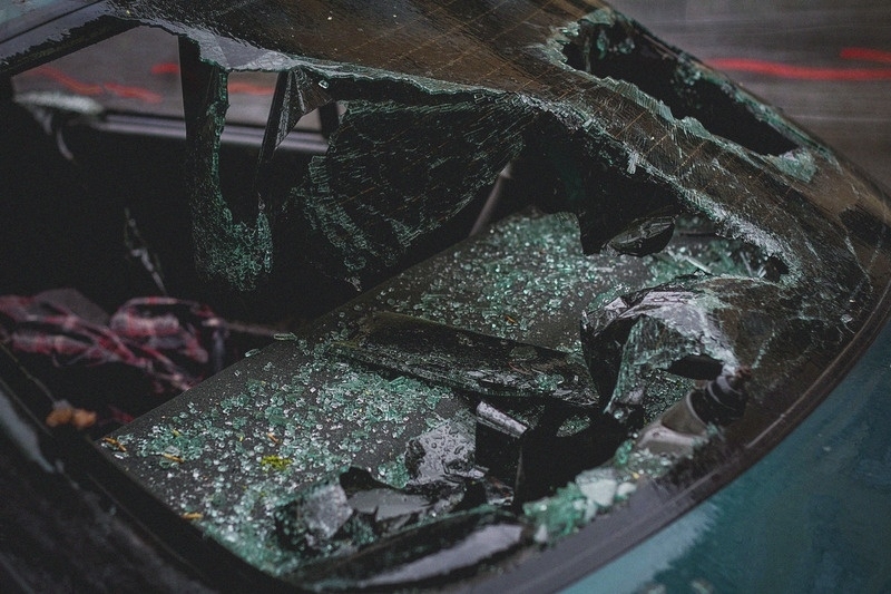 Неизвестни са потрошили колата на мъж от Видинско край Белоградчик
