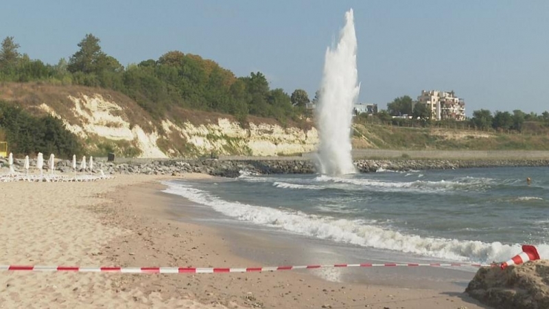 Военноморските сили унищожиха бойна мина, открита на плаж в град