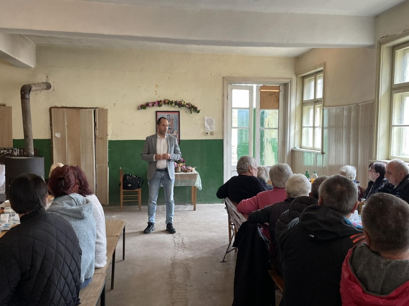 На християнския празник Архангеловден в село Мало Пещене беше осветен