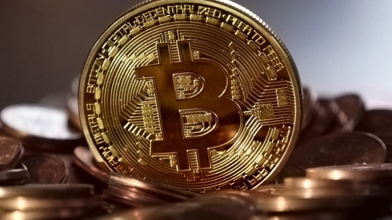 Bitcoin не спира бясното си препускане а цената му вече