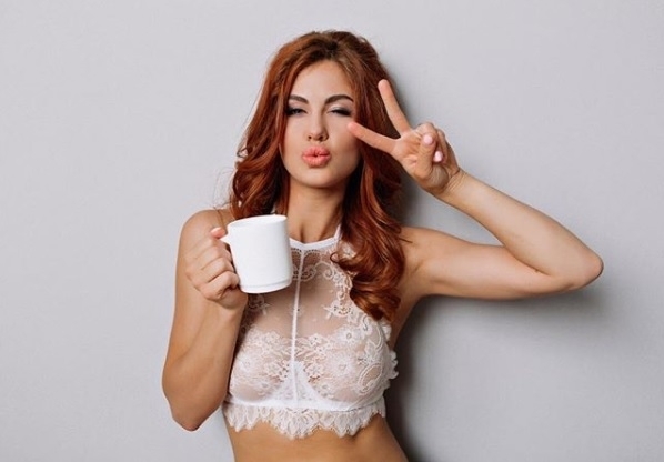 Най сексапилната спортистка на Казахстан за 2017 година Александра Тисленок отново