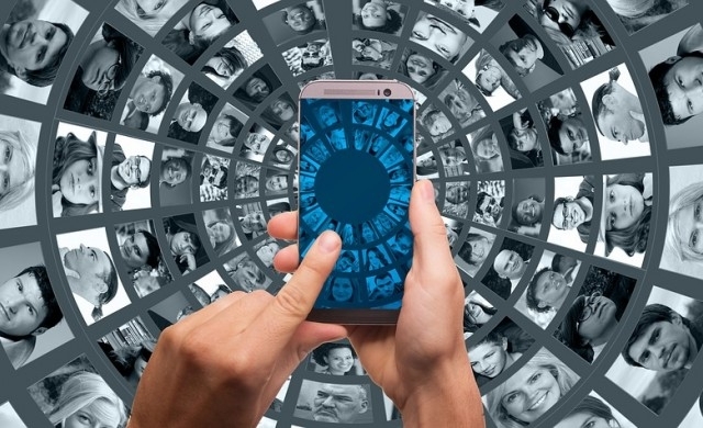 Краткото текстово съобщение SMS става на 25 години Първият SMS