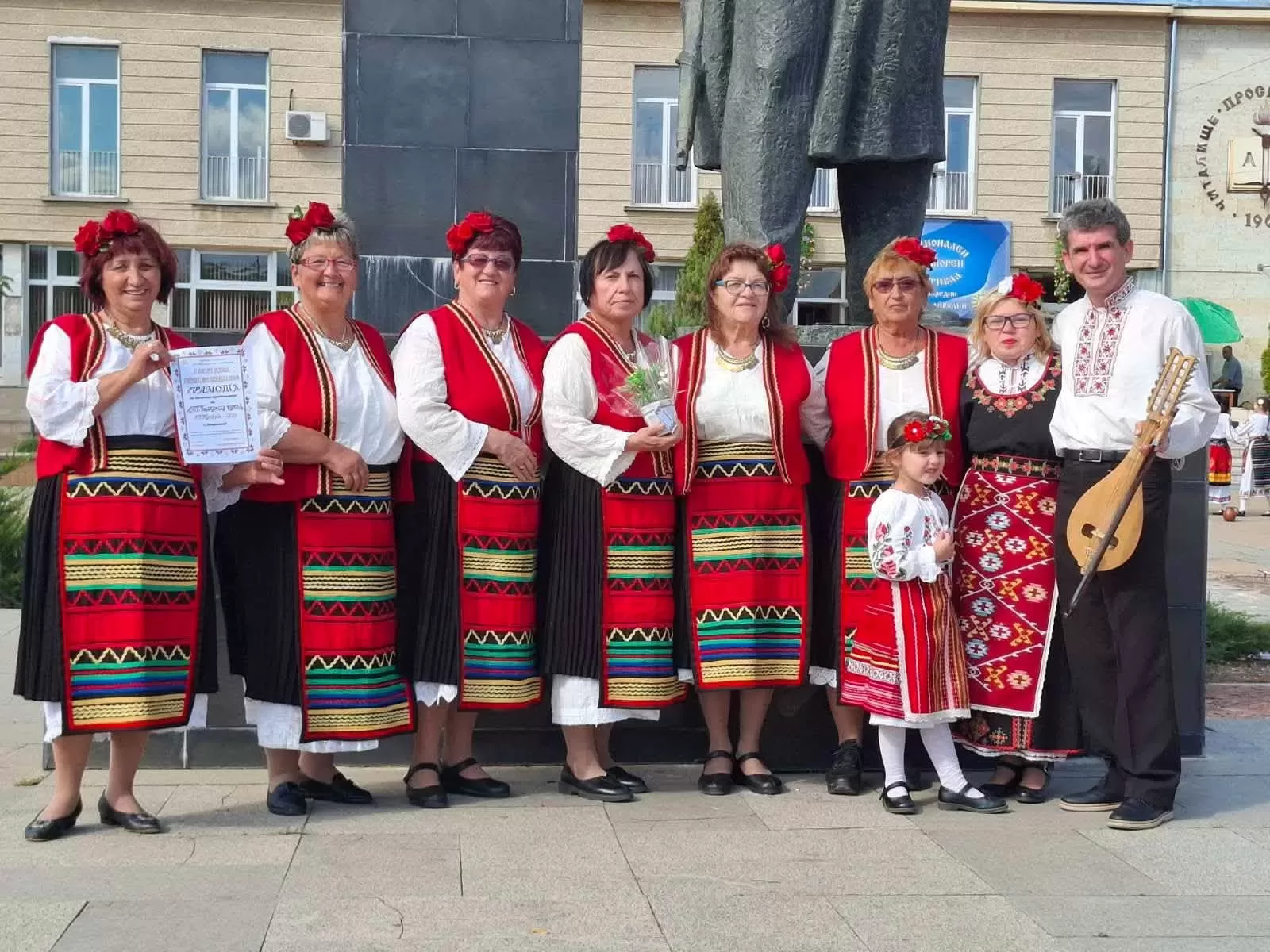 Згориградски певици взеха участие в Националния фоклорен събор в село Хайредин /снимки/