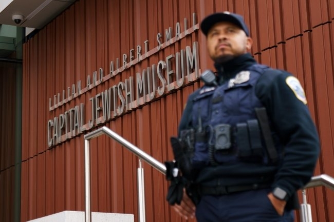 Повдигнатите снощи обвинения на 30 годишния Елиас Родригес в убийства първа