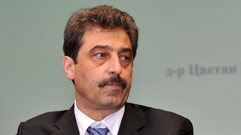 Известни българи от различни области са получавали пари от фирми