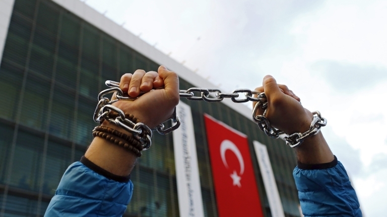 Турската полиция в Истанбул арестува високопоставен член на  Ислямска държава  по време