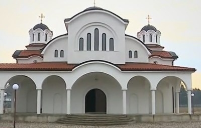 Една от мисиите на покойния дядо Добри беше да бъде