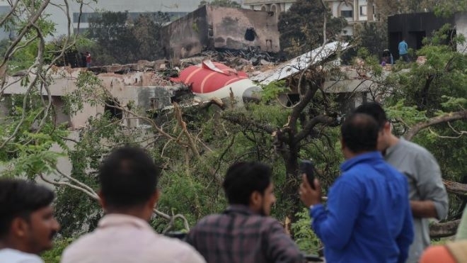 Капитан Сумийт Сабхарвал и неговият първи офицер осъзнали че самолетът