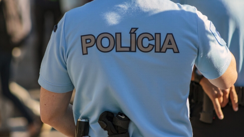 Португалската полиция стреля по мъж, заподозрян, че е намушкал с