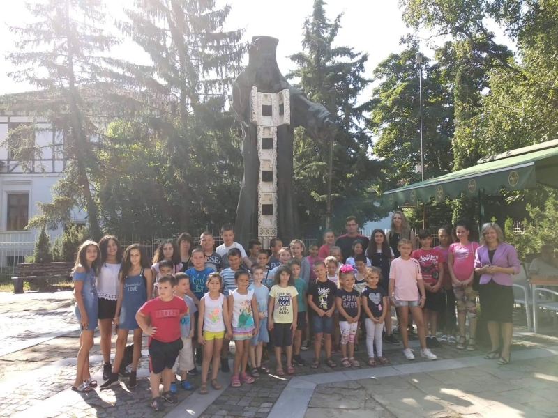 Врачанският митрополит Григорий посрещна във Възнесенския храм Св Софроний Врачански