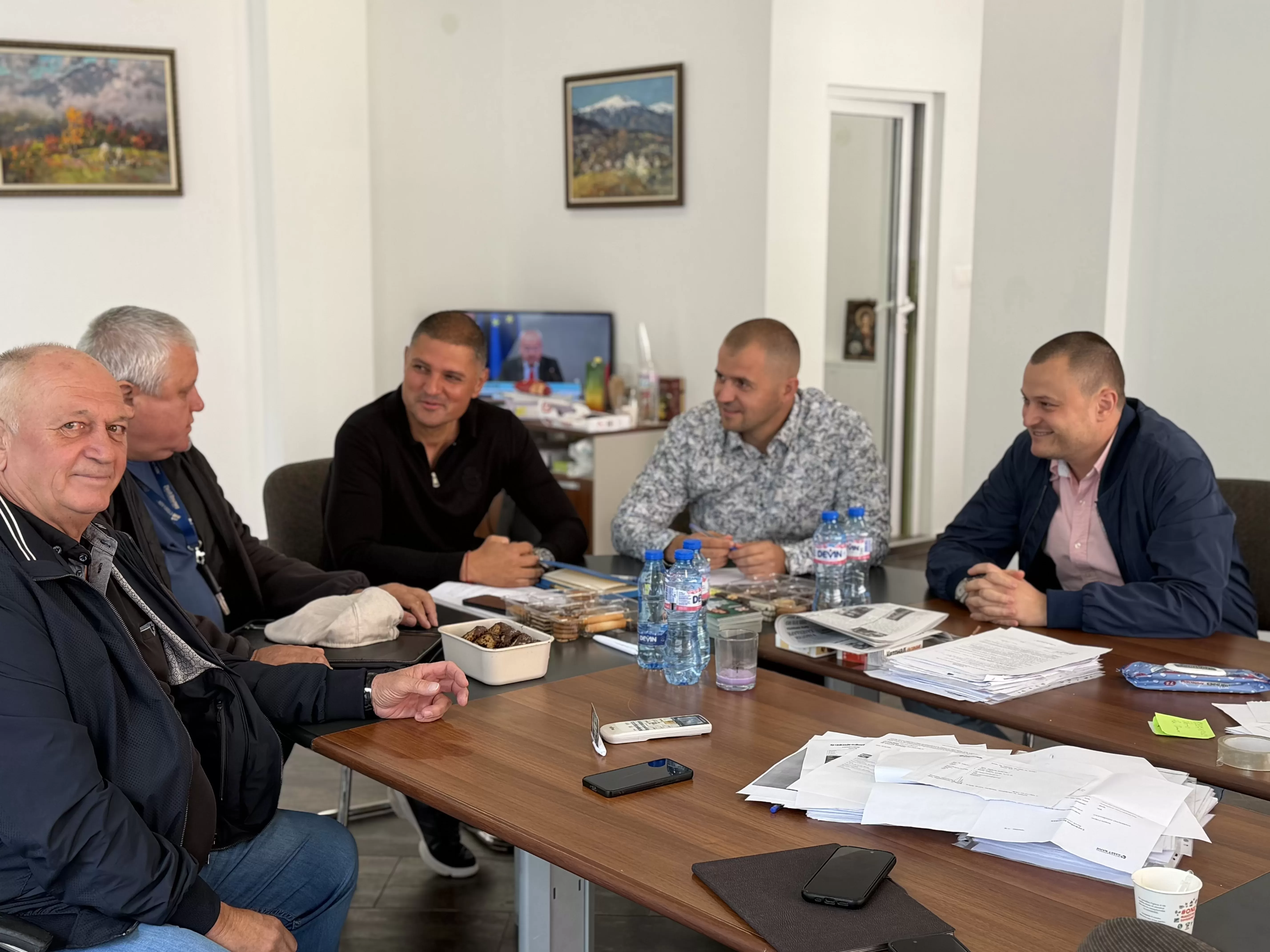 Депутати от „Прогресивна България“ се срещнаха с граждани в офиса си във Враца /снимки/