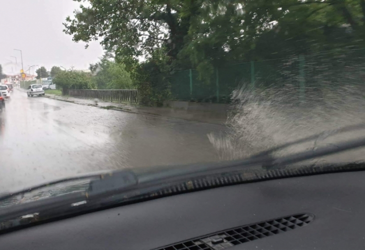 Страшен порой се е излял тази сутрин над Карлово и