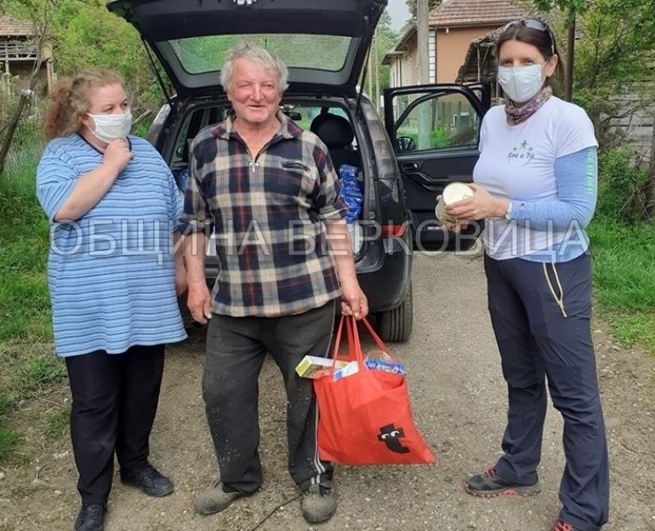 В началото на кризата свързана с пандемията Covid 19 Фондация Ела