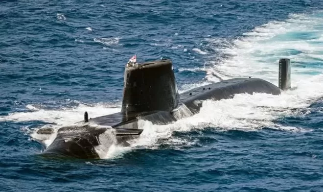 Великобритания изведе три ядрени подводници в морето