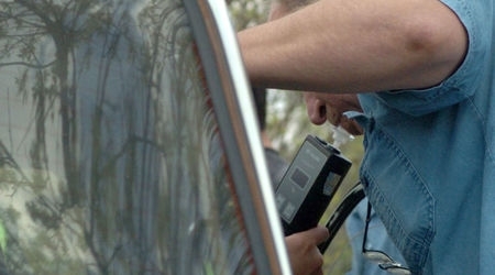 Полицията е хванала почерпен шофьор да кара в Роман съобщиха