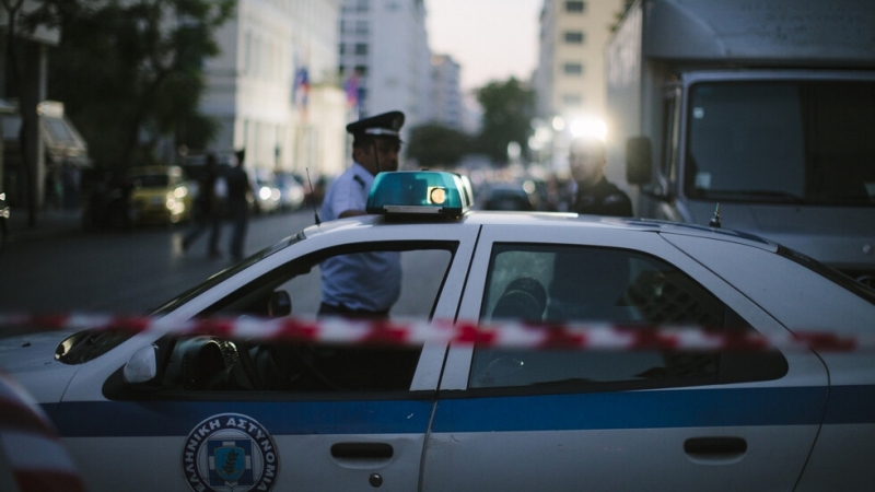 Необичайна сцена се разиграла в полицейски участък в гръцкия град Патра
