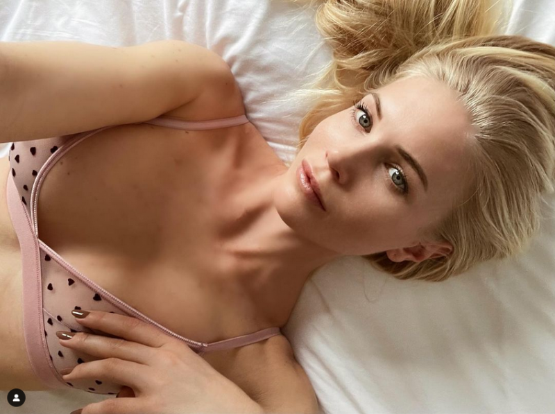 Моделът Даниела Кристиансон разкри че е бременна Ослепителната блондинка има връзка