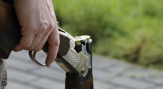 Самоделна ловна пушка и боеприпаси са иззети от частен имот