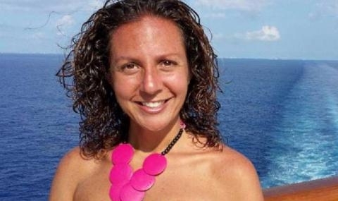 Учителката Керън Буоно заради рядко заболяване прави секс за първи