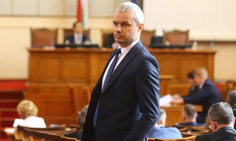 От месеци правителството води убийствена политика решенията му повлияват негативно