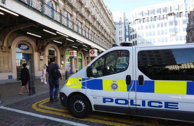 Британският полицай Мохамед Адил който подкрепи Хамас с публикации в социалната