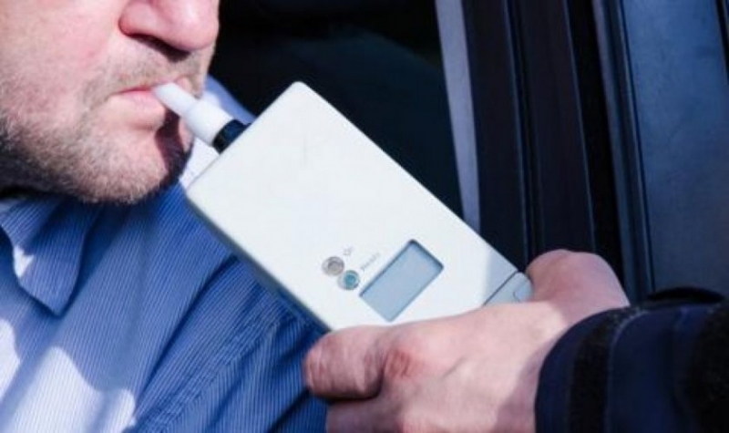 Полицаи задържаха в ареста двама дрогирани шофьори във Видин съобщиха