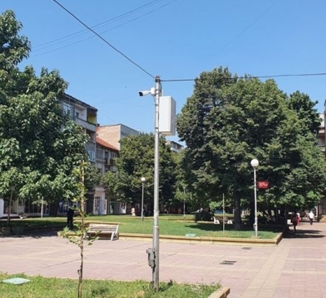 Монтирането на камерите по проекта Проектиране изграждане внедряване и гаранционна