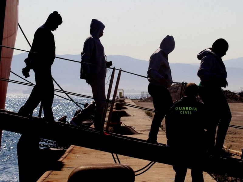 Италианската полиция арестува 14 души за трафик на мигранти и