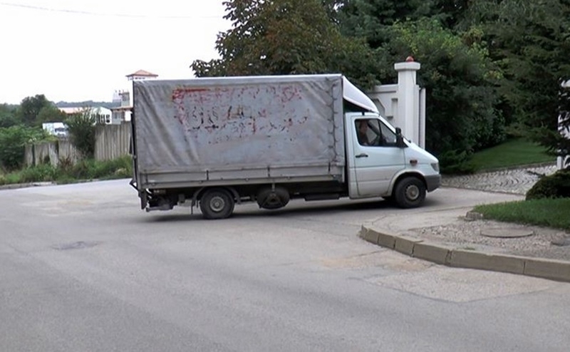 Плевенчанин открадна камион от двора на къща във Врачанско съобщиха