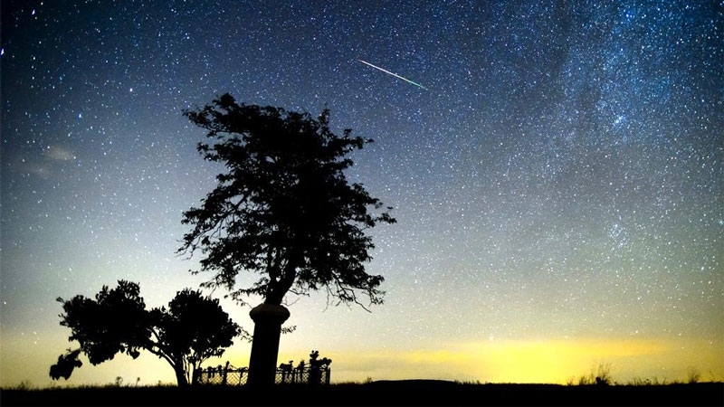 Атрактивно астрономическо събитие кулминацията на метеоритния поток Геминиди ще може