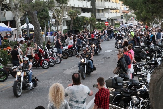 Касиер на италианска рокерска банда завлече всичките спестявания на събратята