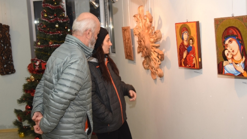 Художници от Лом подредиха изложба в галерия "Поломие", в крайдунавския