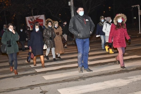 Жители на шест столични квартала излязоха на протест срещу мръсния