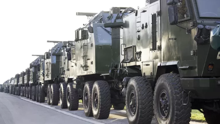 Военни колони с верижна техника тръгват по Е-79 край Враца, вижте кога и откъде ще преминат