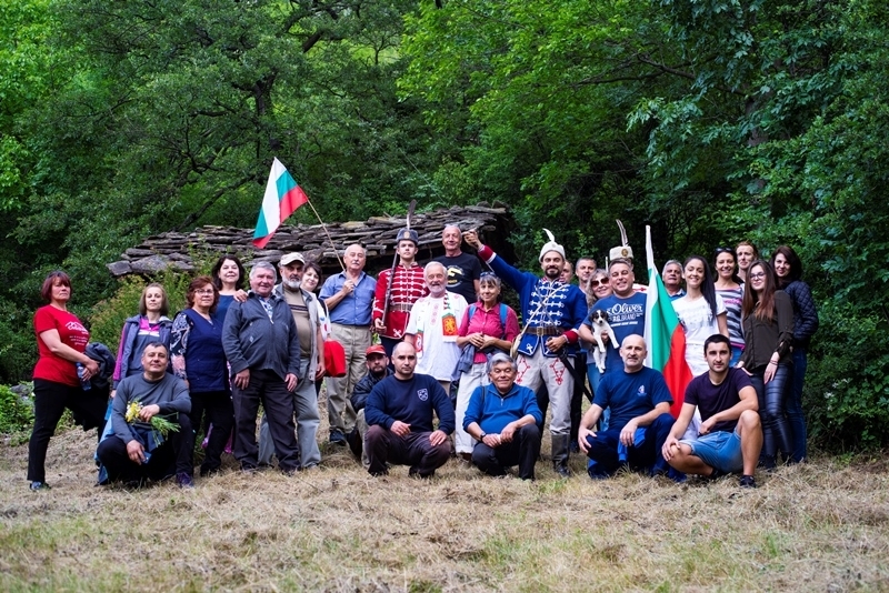 Въпреки извънредната епидемична обстановка в страната повече от 30 родолюбиви