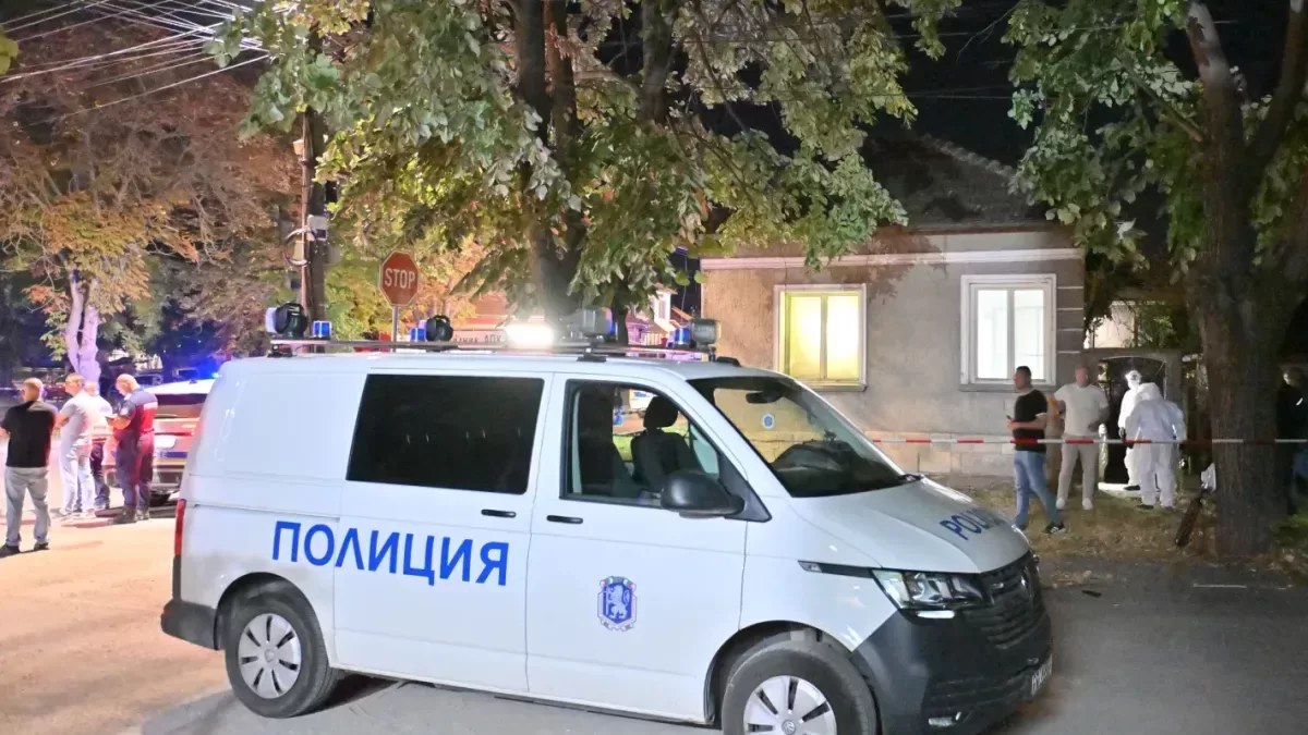 Мъж преби приятелката си в Кюстендил и отвлече бебето