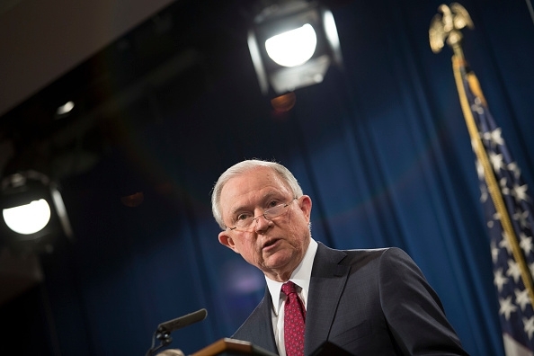 Калифорнийската полиция конфискува близо 100 жилища в които се е