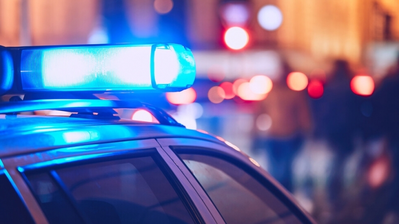 Мъж е пострадал при масов бой в плевенското село Обнова съобщиха от полицията Задържани са шестима души Дошлите