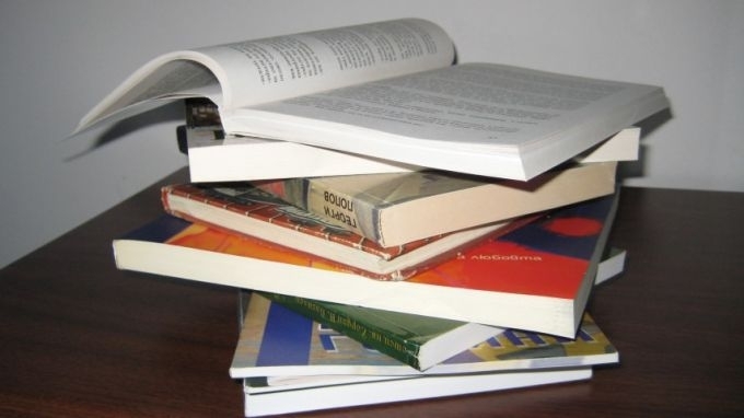 Стартира дарителска кампания за набиране на книги за възстановяване на