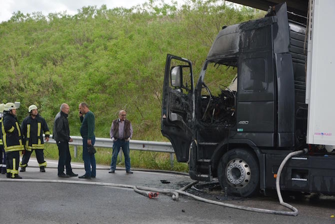 Влекачът на прицеп от международния транспорт с турска регистрация е