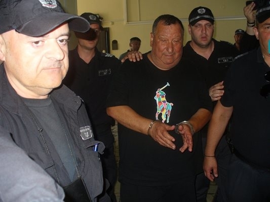 Жена чиято баба е починала съвсем скоро в дома в