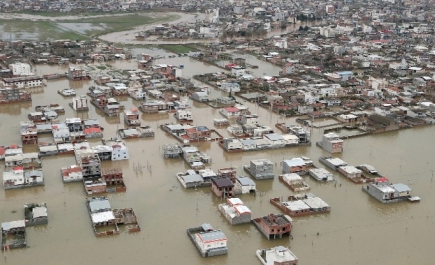Франция ще изпрати със самолет 12 тона хуманитарна помощ включително