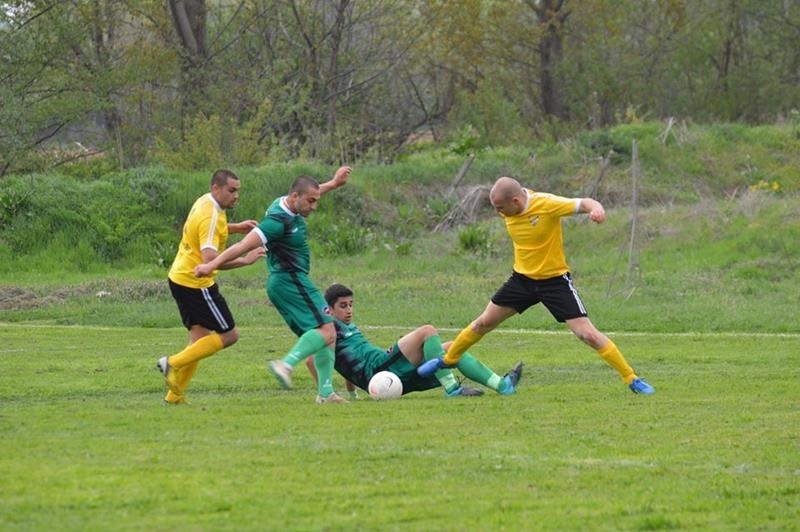 Отборът на Ботев Кобиляк победи с 3 2 като гост