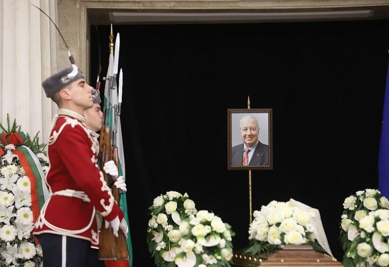 България се сбогува със световноизвестния български математик и политик академик