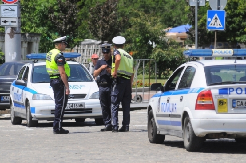 Двама нередовни шофьори са били заловени във Врачанско, съобщиха от
