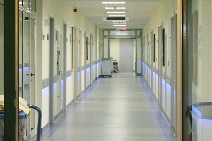 Временно са вдигнати запорите от сметките на врачанската болница за