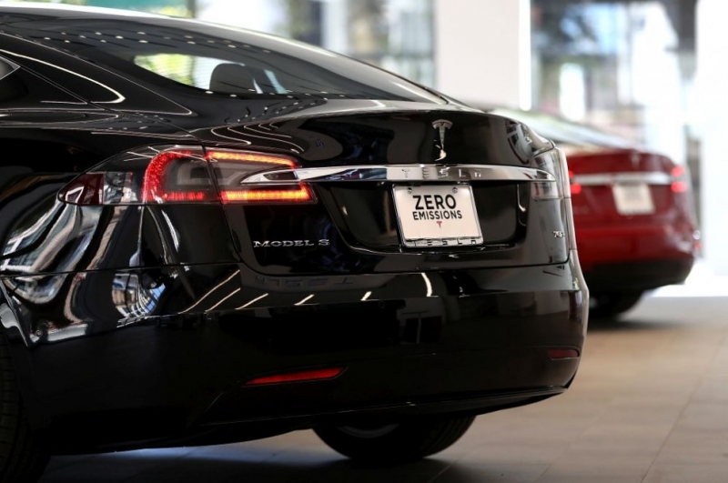 Общо 1300 автомобила задвижвани с алтернативно гориво електромобили плюс хибридни коли с