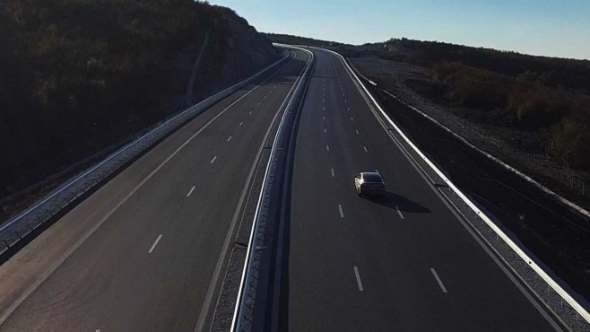 Разследването за отклонените милиони от строителството на Лот 5 на