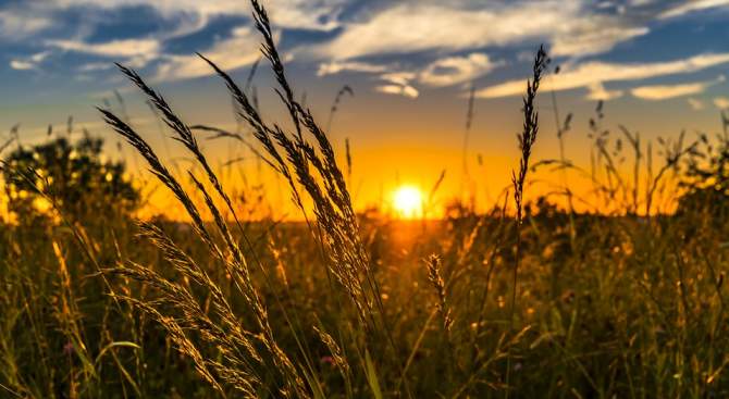 Днес ще е предимно слънчево Ще е малко по топло с