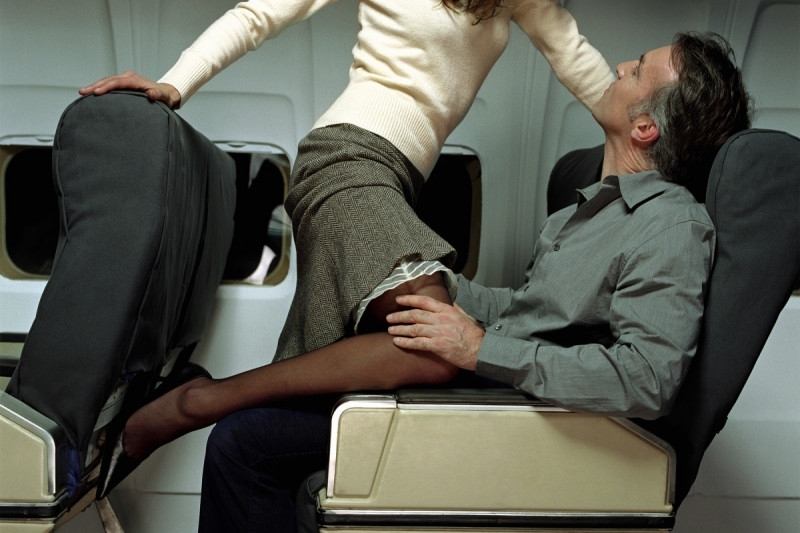 Хората по-често правят секс на летището, отколкото в самолета, установи